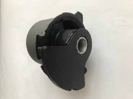 Подушка подрамника заднего, передняя левая Market (OEM) 4895391AD