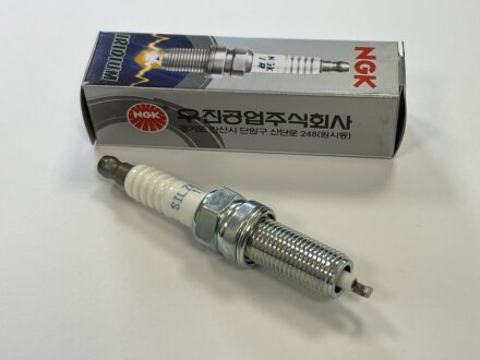 Свеча зажигания Laser Iridium NGK SILZKR7B11