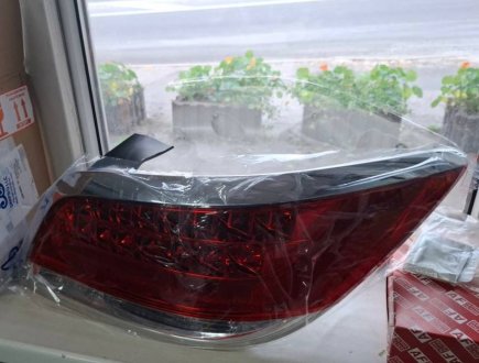 Задний правый фонарь OEM 22891782