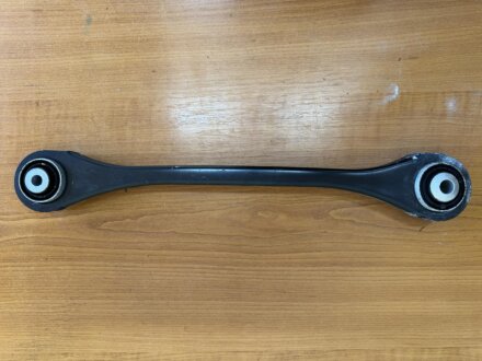 Важіль задньої підвіски поперечний лівий VAG 4M0505291D