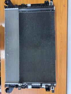 Радіатор охолодження двигуна, ідеал з авто без пробігу VAG 8W0121251K