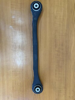 Важіль задньої підвіски поперечний лівий VAG 8W0501529D