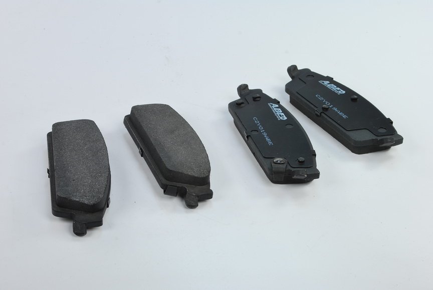 Колодки гальмівні задні ABE D1194ABE Chevrolet Tahoe, Silverado 1500, Avalanche, Suburban 1500; Cadillac Escalade; GMC Yukon XL 1500, Sierra 1500, Yukon — Гальм
