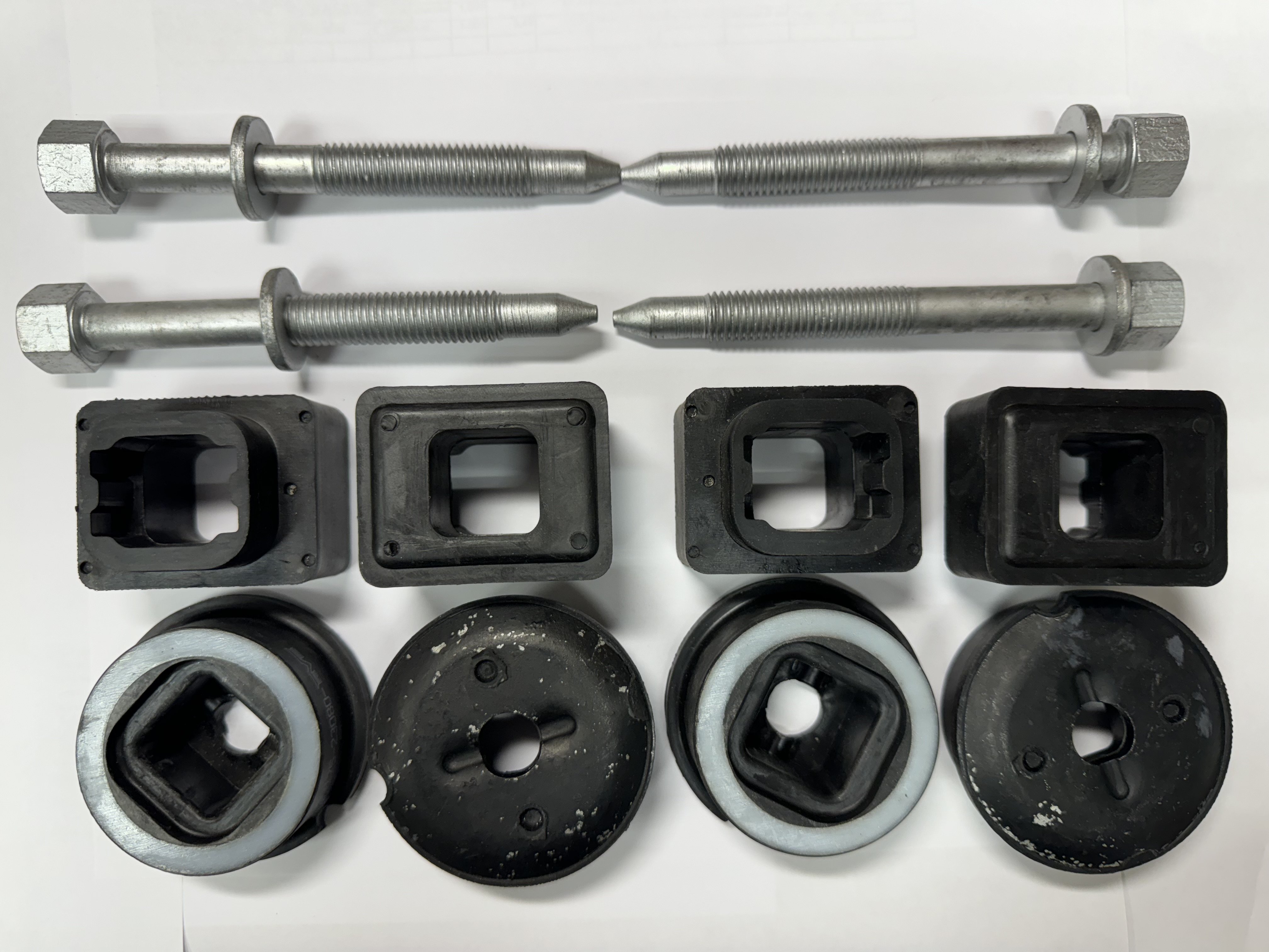 Подушка підрамника Комплект 8 штук з болтами Dorman 523541 Dodge Grand Caravan, Caravan; Chrysler Voyager, Town & Country