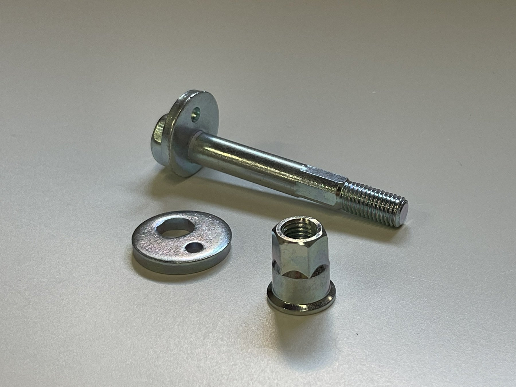 . болт розвальний з шайбою і гайкою Market (OEM) 6508486AA Dodge Journey, Caliber, Durango, Avenger; Chrysler Sebring; Jeep Grand Cherokee, Patriot, Compass