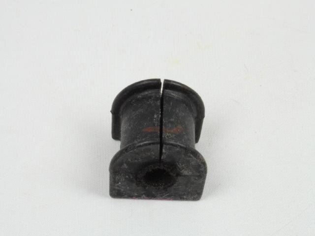 Втулка заднього стабілізатора 15mm MOPAR 5105878AA Chrysler Sebring; Dodge Caliber, Avenger; Jeep Compass, Patriot