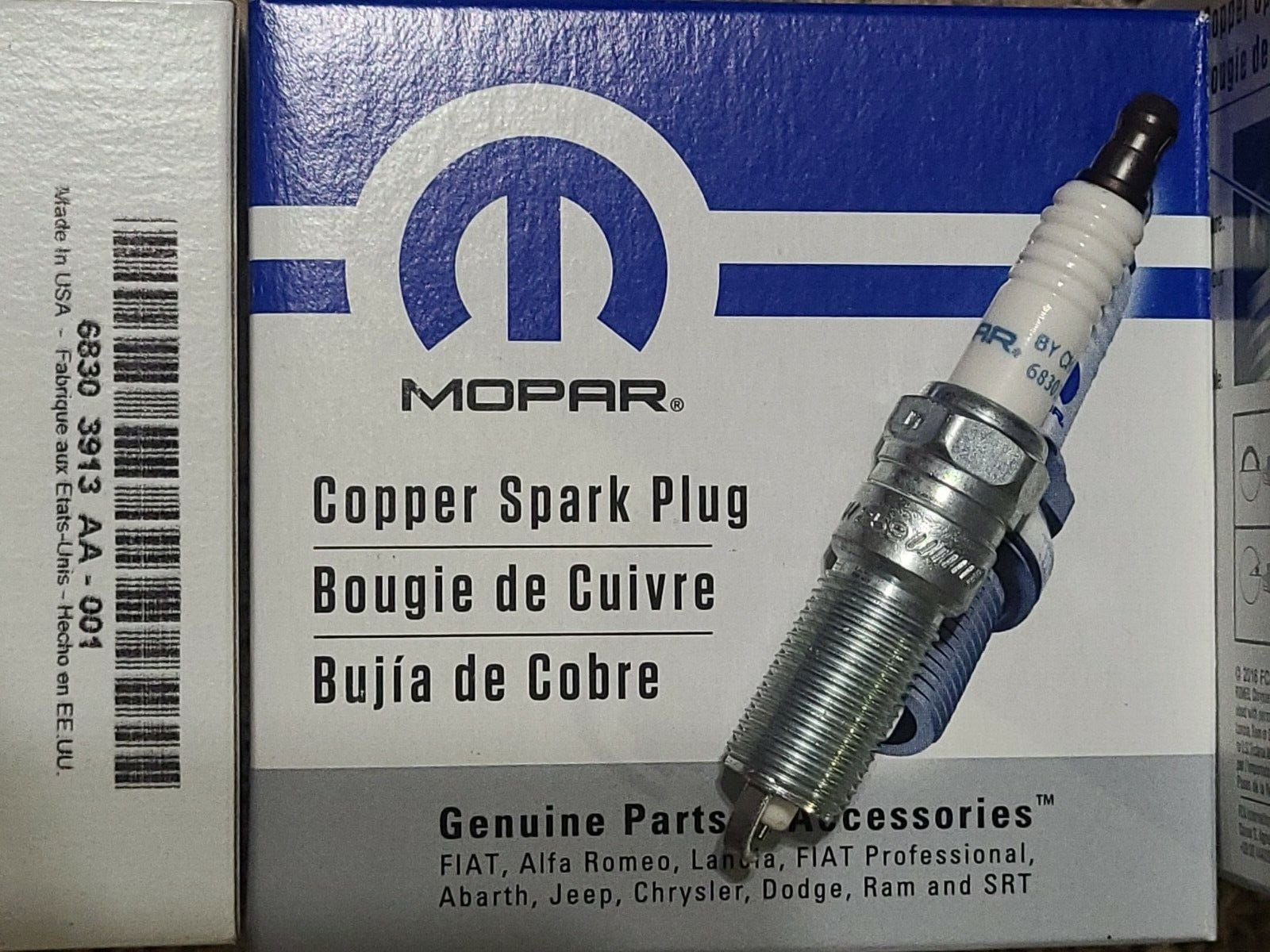 Свічка запалювання MOPAR 68303913AA Chrysler PT Cruiser, 300C, Sebring, Voyager; Jeep Wrangler, Grand Cherokee, Commander; Dodge Caravan