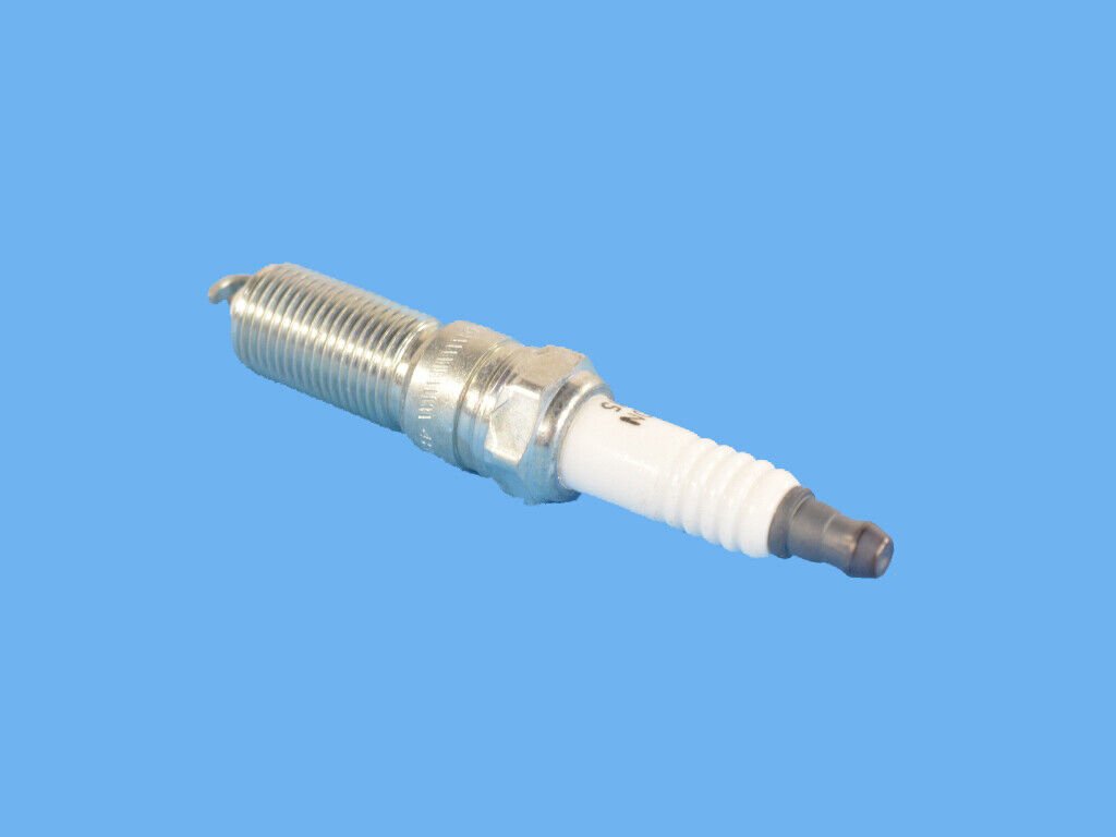 Свічка запалювання, платинова SP0RE10PM5 MOPAR 68303929AA Chrysler 300C, Sebring, Concorde, 300M; Jeep Grand Cherokee, Wrangler; Dodge Avenger, Journey, Challenger, Charger