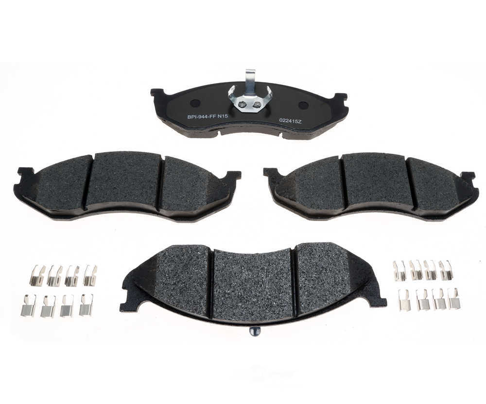 Колодки гальмівні передні RAYBESTOS MGD477MH Jeep Wrangler, Grand Cherokee, Cherokee